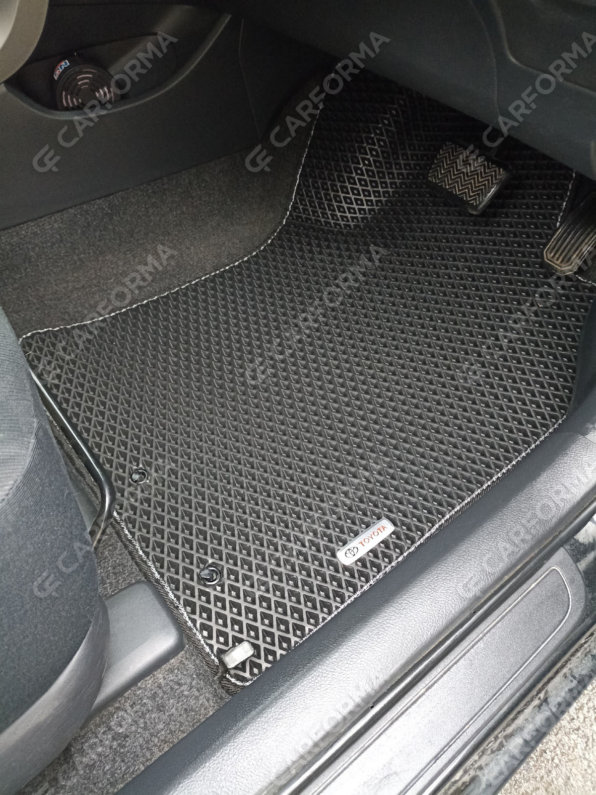 Коврики на Toyota Corolla Fielder (E14) 2006&nbsp;-&nbsp;2012 во Владикавказе