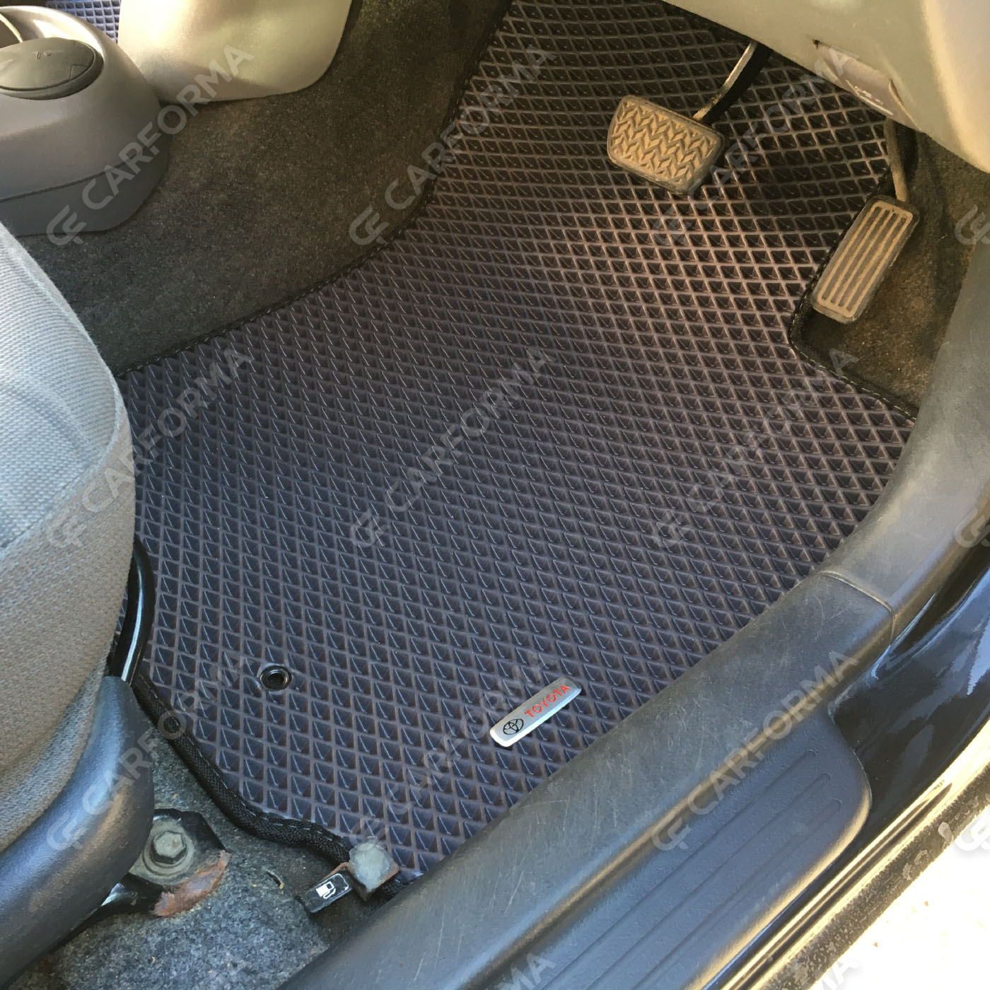 Коврики на Toyota Vitz I 1998&nbsp;-&nbsp;2005 во Владикавказе