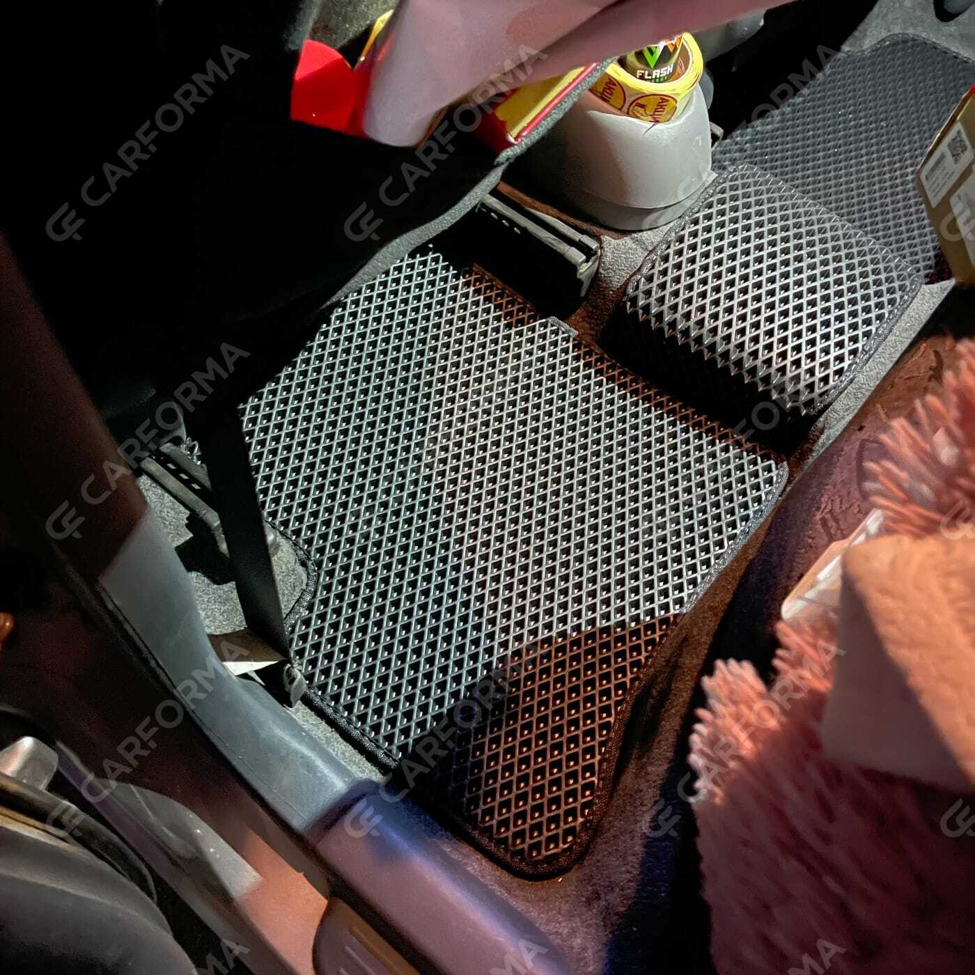 Коврики на Toyota Vitz I 1998&nbsp;-&nbsp;2005 во Владикавказе