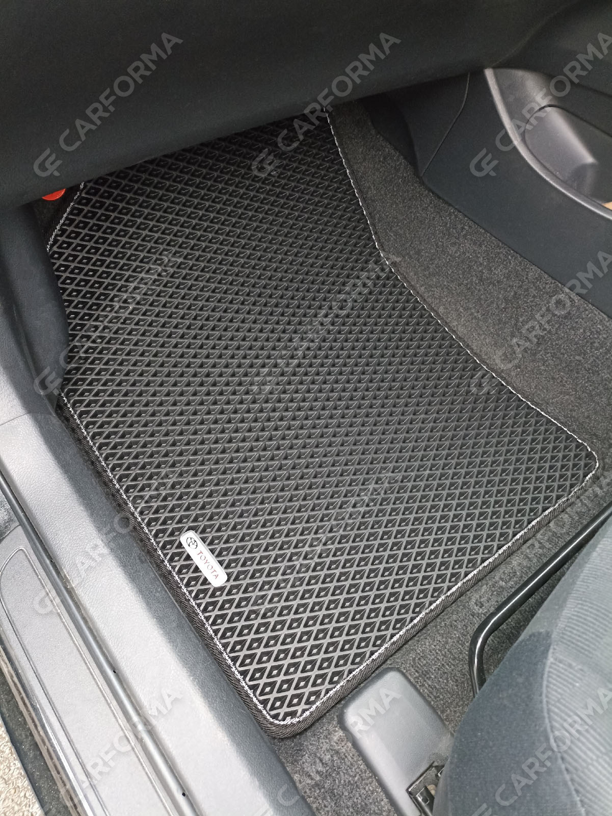 Коврики на Toyota Corolla Fielder (E14) 2006&nbsp;-&nbsp;2012 во Владикавказе