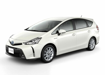 Коврики на Toyota Prius Alpha 2011 - 2021 во Владикавказе