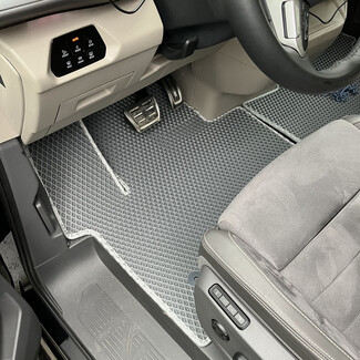 Коврики на Volkswagen Multivan (T7) 2021&nbsp;-&nbsp;2026 во Владикавказе