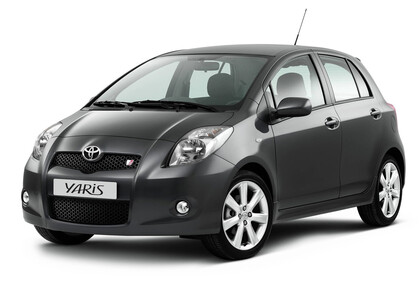 Коврики на Toyota Yaris II 2005 - 2011 во Владикавказе